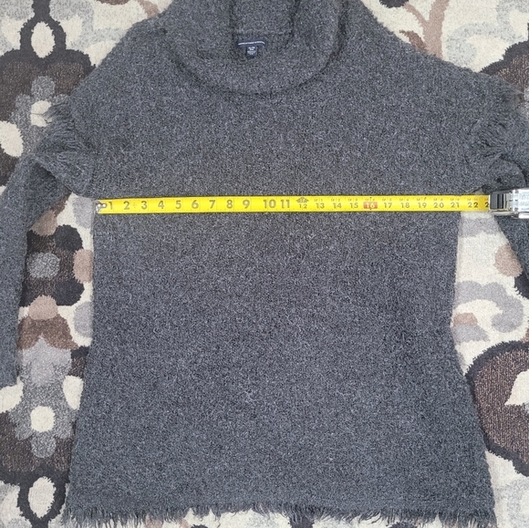American Eagle Outfitters Gray Fluffy Turtleneck Long Sleeve Distressed Sz XL - Picture 6 of 10